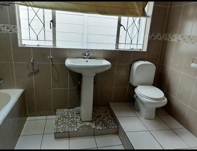 1 bed property to rent in WINCHESTER HILLS